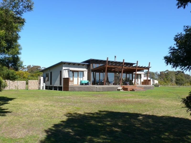 215 Gravelly Point Road, Raymond Island VIC 3880