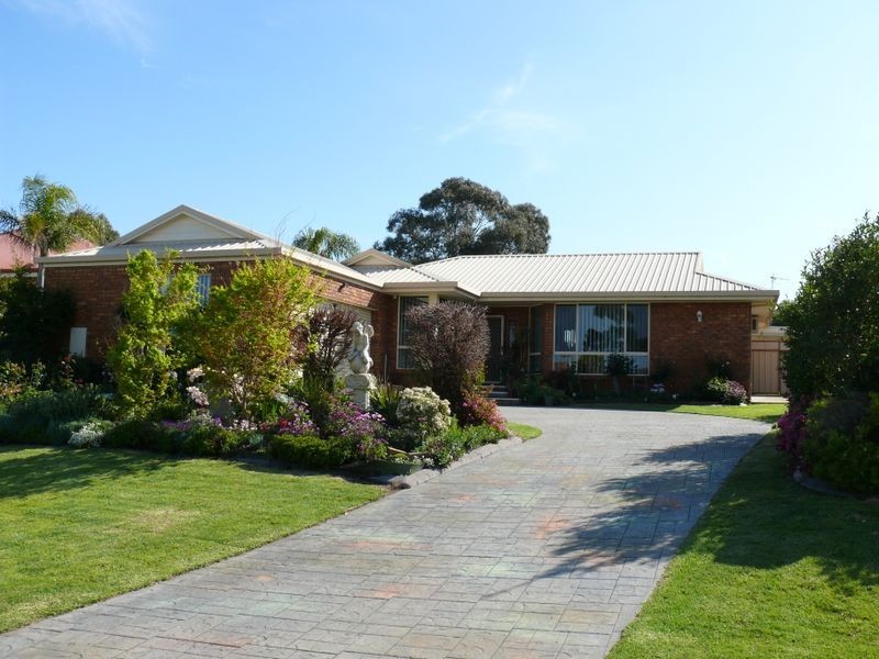 20 Schooner Terrace, Paynesville VIC 3880