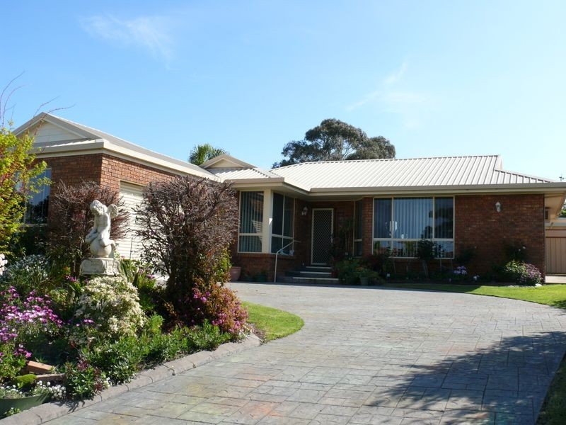 20 Schooner Terrace, Paynesville VIC 3880