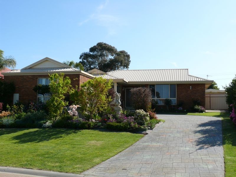 20 Schooner Terrace, Paynesville VIC 3880