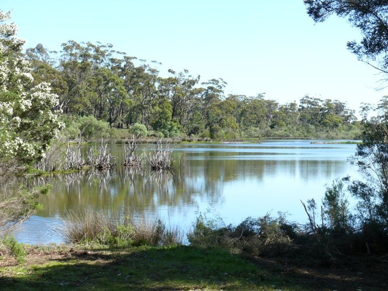415 Centre Road, Raymond Island VIC 3880
