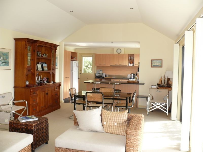 10 Lake Shore Drive, Newlands Arm VIC 3875