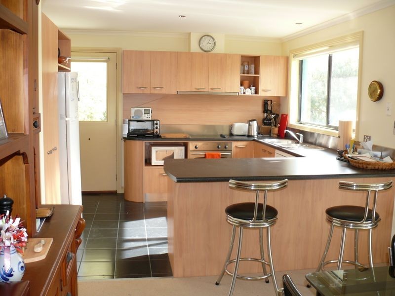 10 Lake Shore Drive, Newlands Arm VIC 3875