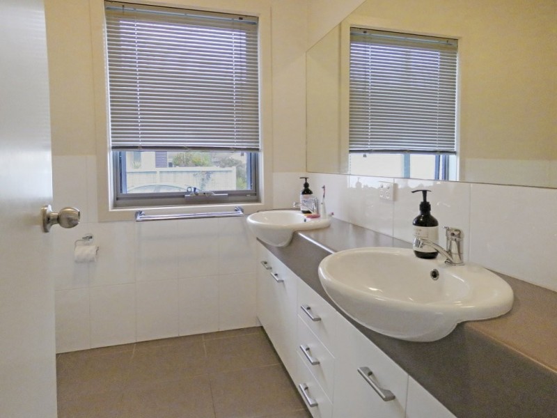 House 2/157 Bay Road, Eagle Point VIC 3878