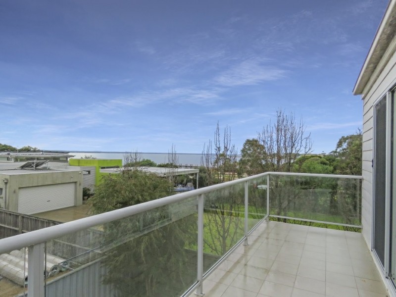 House 2/157 Bay Road, Eagle Point VIC 3878