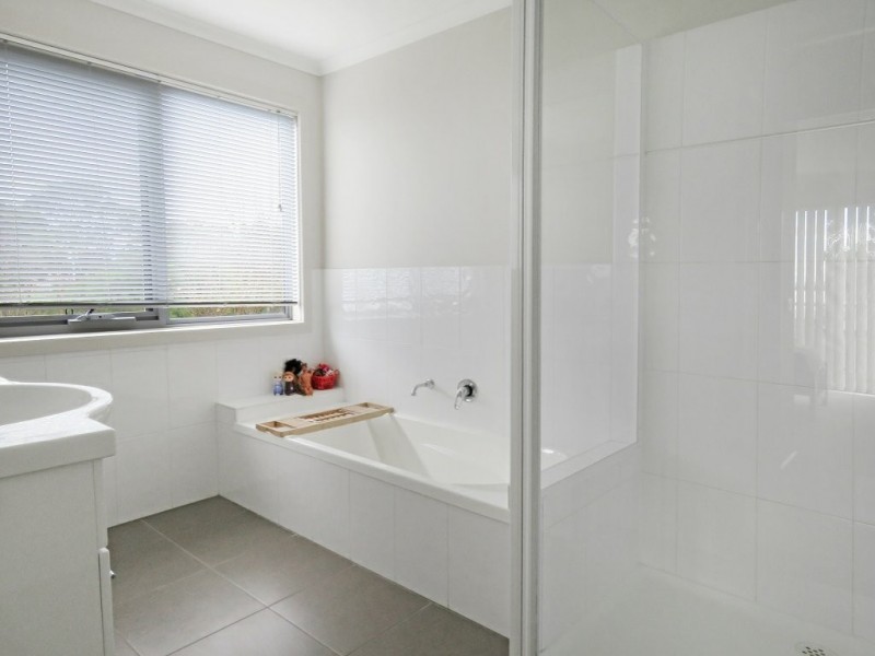 House 2/157 Bay Road, Eagle Point VIC 3878