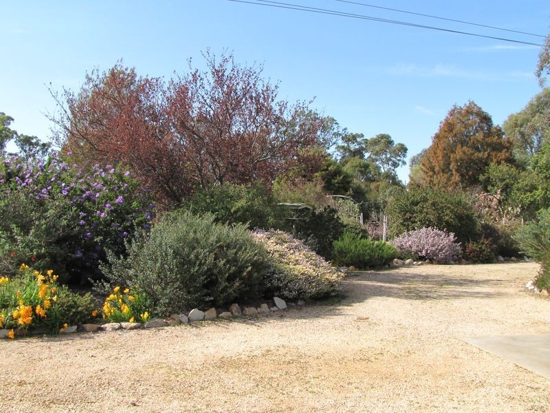 240 Lake Victoria Road, Eagle Point VIC 3878