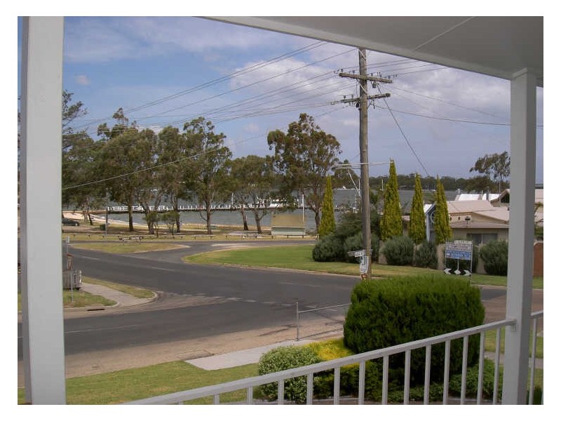 2/1-5 Main Road, Paynesville VIC 3880