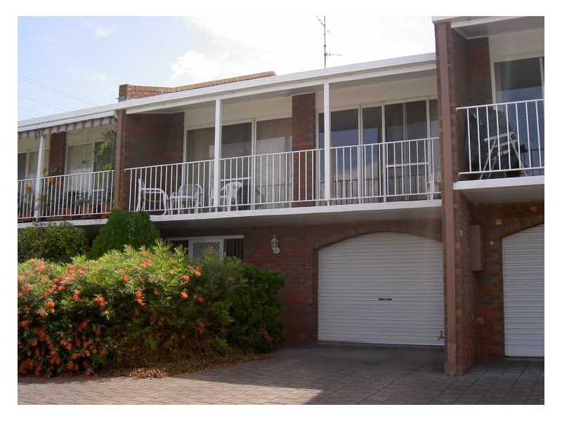 2/1-5 Main Road, Paynesville VIC 3880