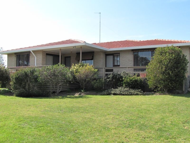 240 Lake Victoria Road, Eagle Point VIC 3878
