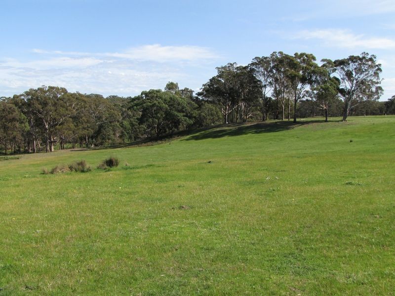 240 Lake Victoria Road, Eagle Point VIC 3878