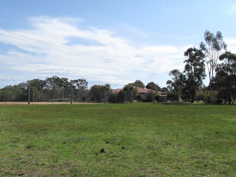 240 Lake Victoria Road, Eagle Point VIC 3878