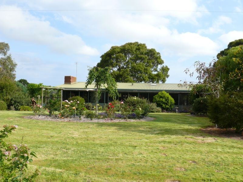 50 Mathiesons Road, Eagle Point VIC 3878