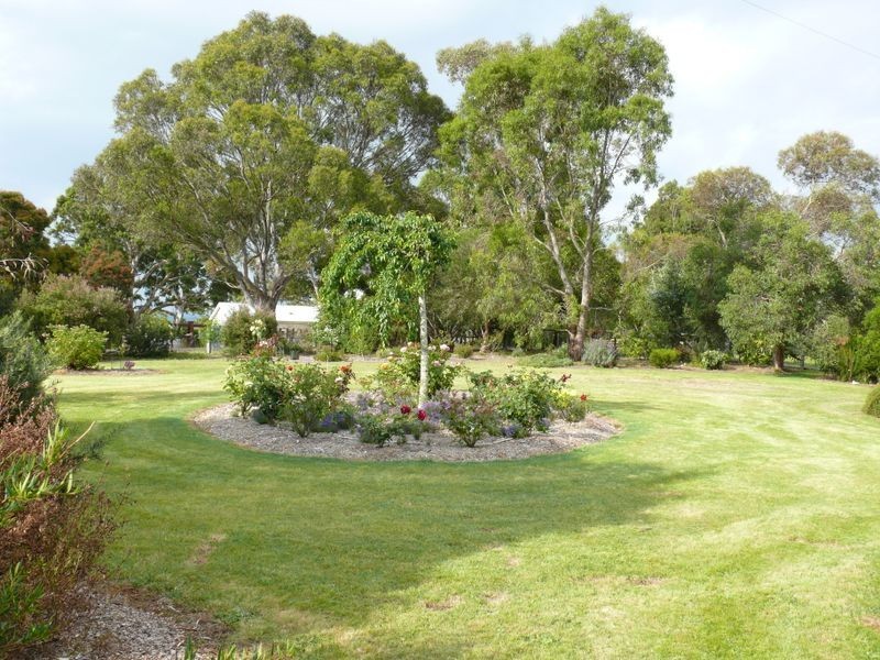 50 Mathiesons Road, Eagle Point VIC 3878