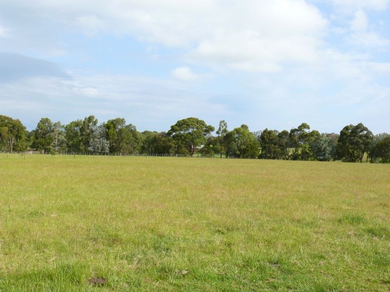 50 Mathiesons Road, Eagle Point VIC 3878