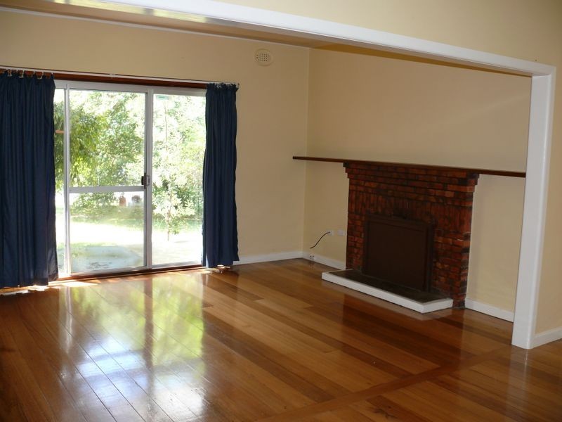 33 Main Road, Paynesville VIC 3880