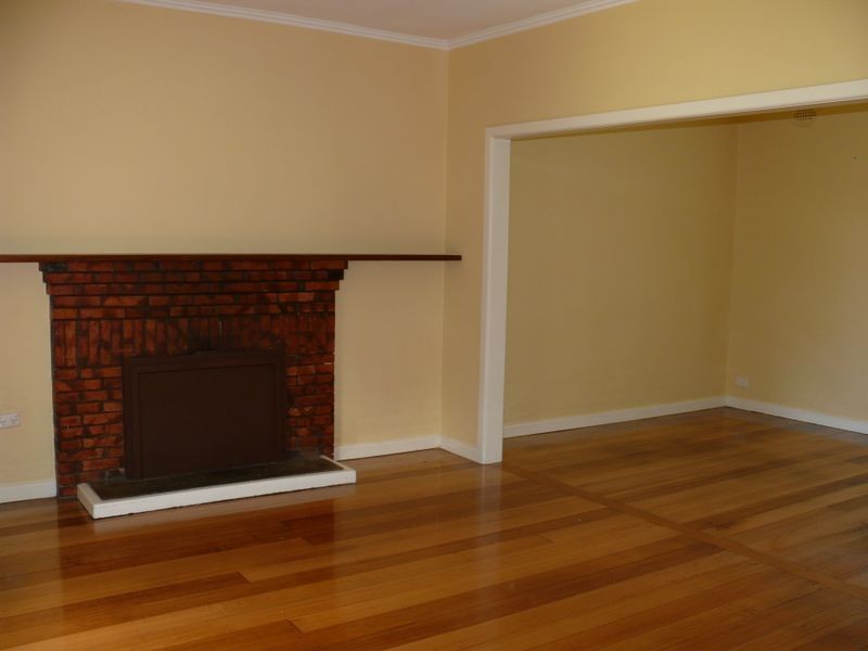 33 Main Road, Paynesville VIC 3880