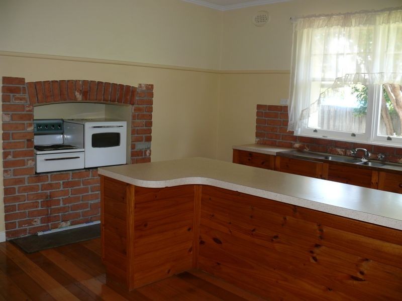 33 Main Road, Paynesville VIC 3880