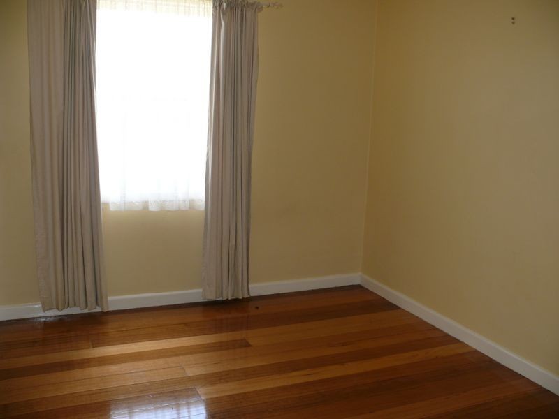 33 Main Road, Paynesville VIC 3880