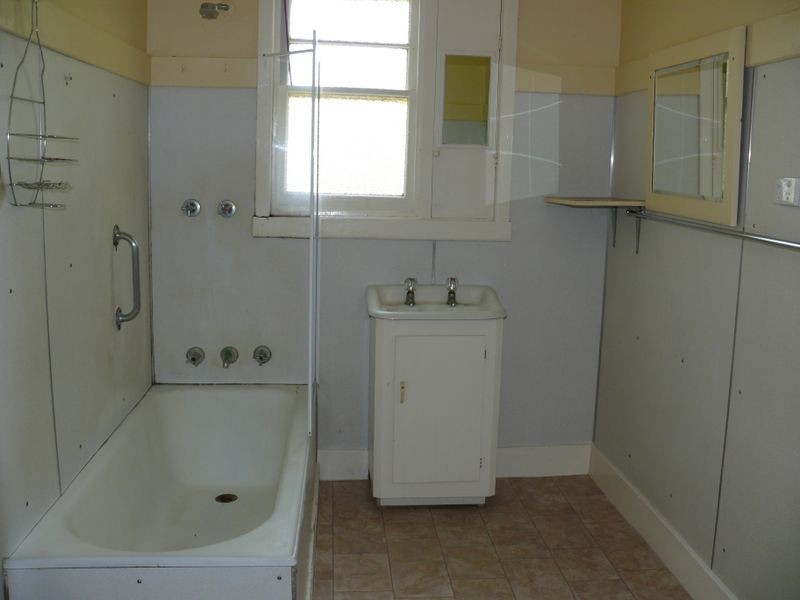 33 Main Road, Paynesville VIC 3880