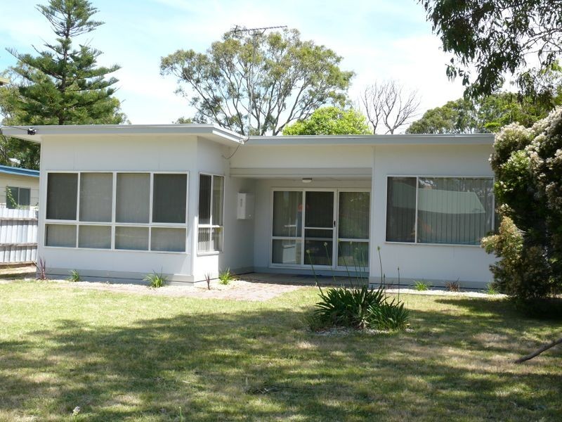 3 Seventh Parade, Raymond Island VIC 3880