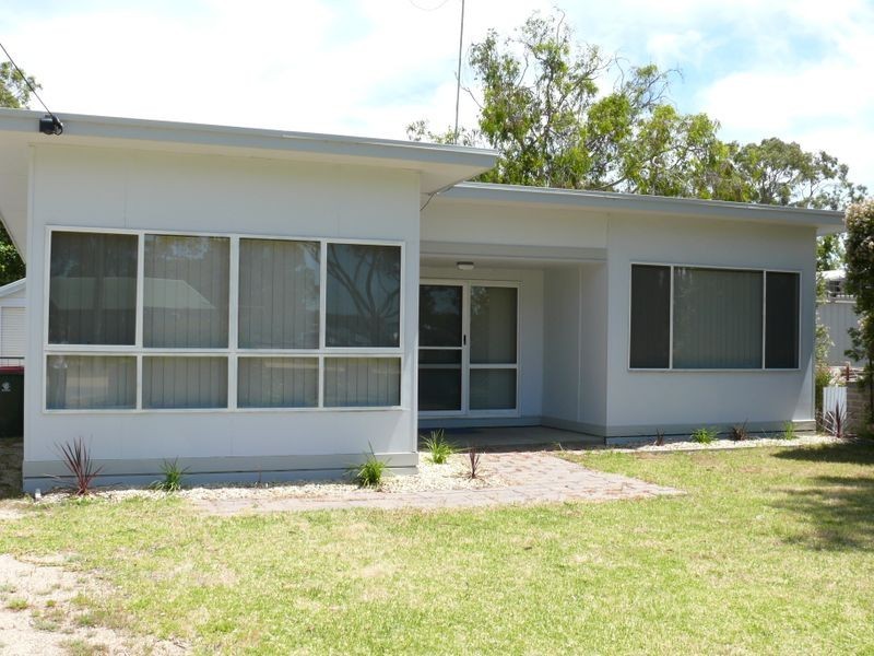 3 Seventh Parade, Raymond Island VIC 3880