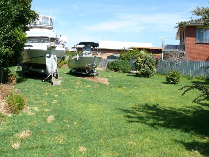 17 Marina Drive, Paynesville VIC 3880