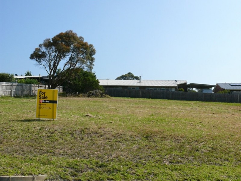 18 Village Fair Drive, Newlands Arm VIC 3875