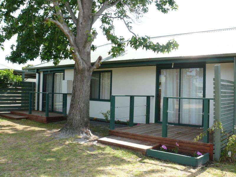 8/19 Toonalook Parade, Paynesville VIC 3880