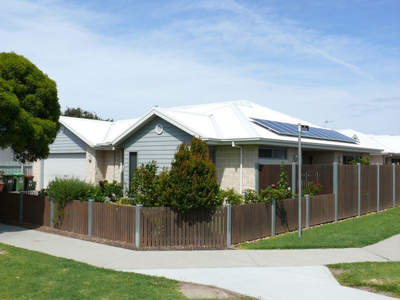 17 Wellington Street, Paynesville VIC 3880