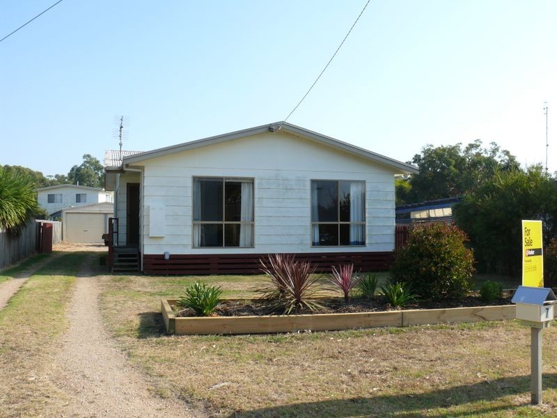 7 White Court, Eagle Point VIC 3878