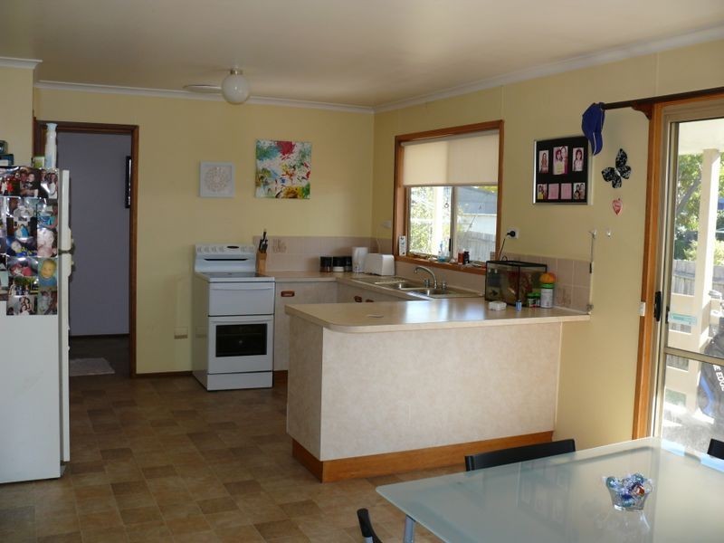 7 White Court, Eagle Point VIC 3878