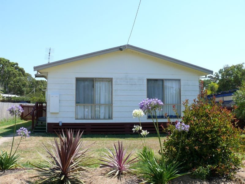 7 White Court, Eagle Point VIC 3878