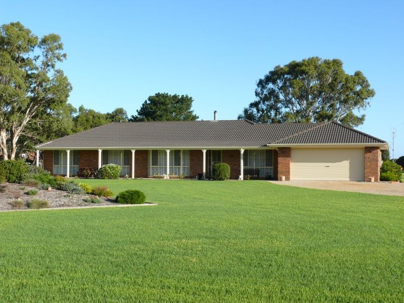 11 Boyd Court, Eagle Point VIC 3878