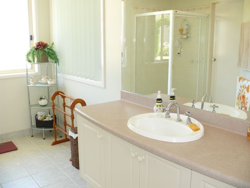 11 Boyd Court, Eagle Point VIC 3878