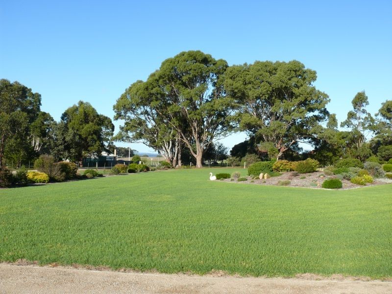 11 Boyd Court, Eagle Point VIC 3878