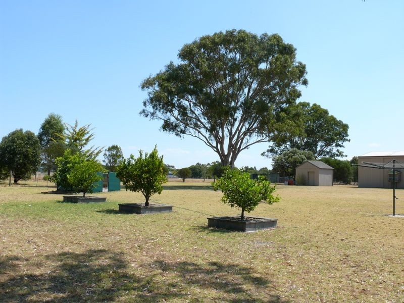 11 Boyd Court, Eagle Point VIC 3878