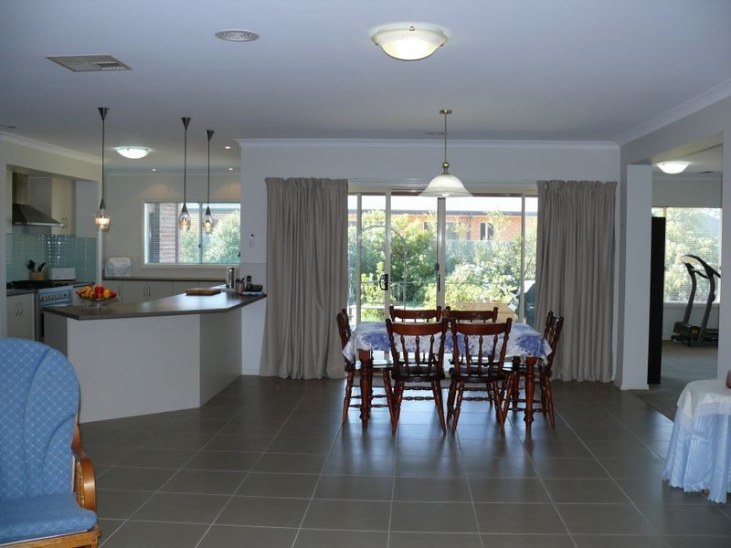 18 Riviera Close, Paynesville VIC 3880