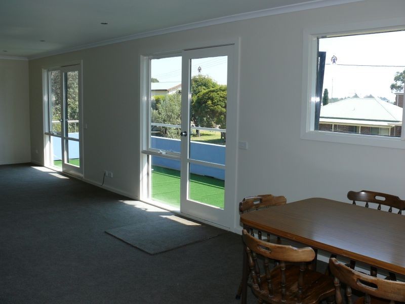 21 Seventh Parade, Raymond Island VIC 3880
