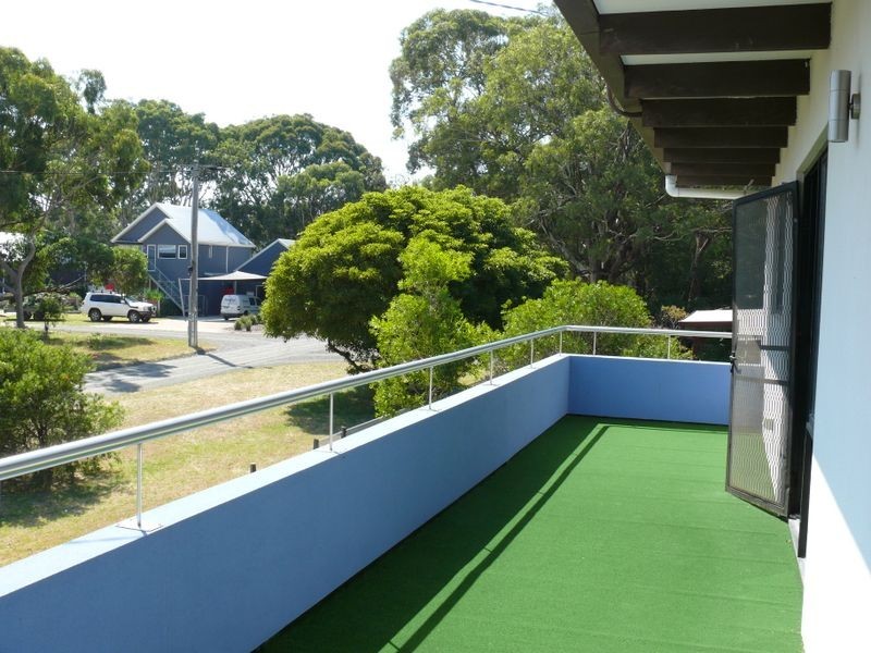 21 Seventh Parade, Raymond Island VIC 3880