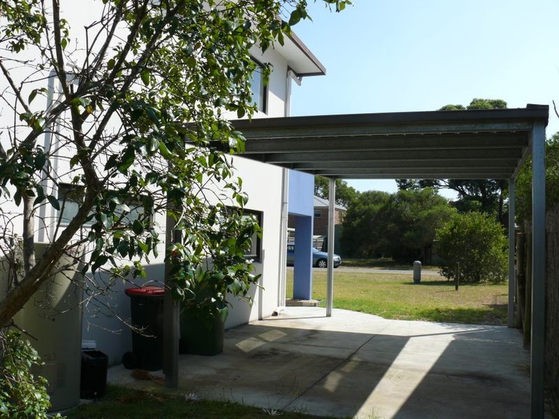 21 Seventh Parade, Raymond Island VIC 3880