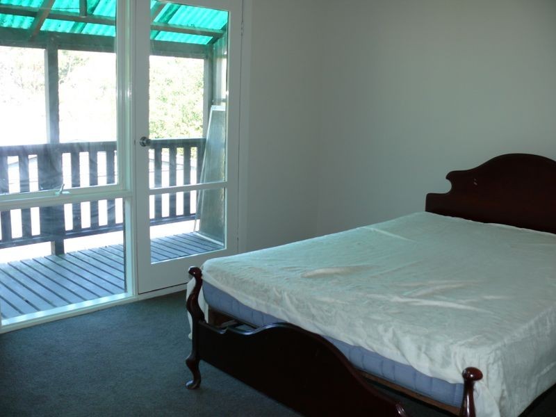 21 Seventh Parade, Raymond Island VIC 3880