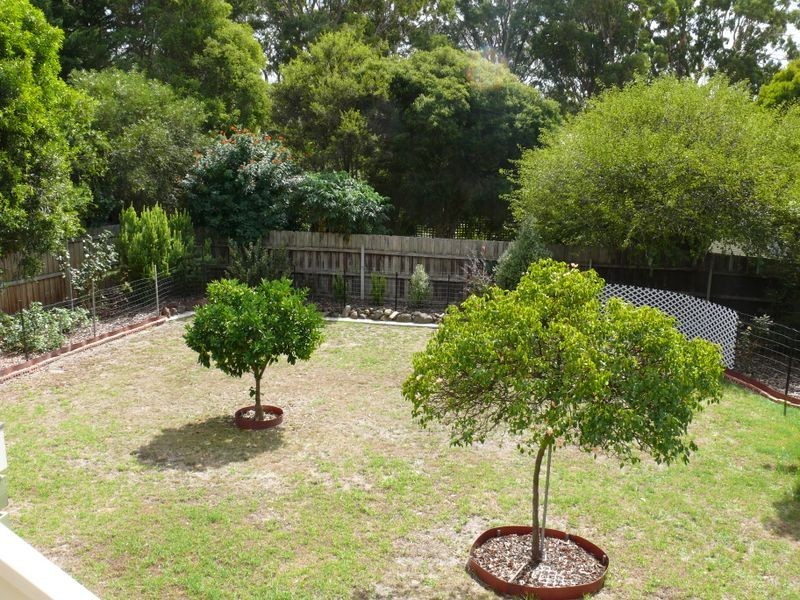 6 Hoskin Street, Eagle Point VIC 3878
