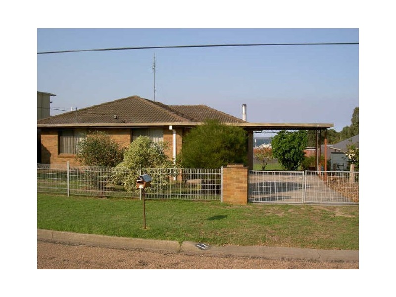 11 Bay Road, Eagle Point VIC 3878
