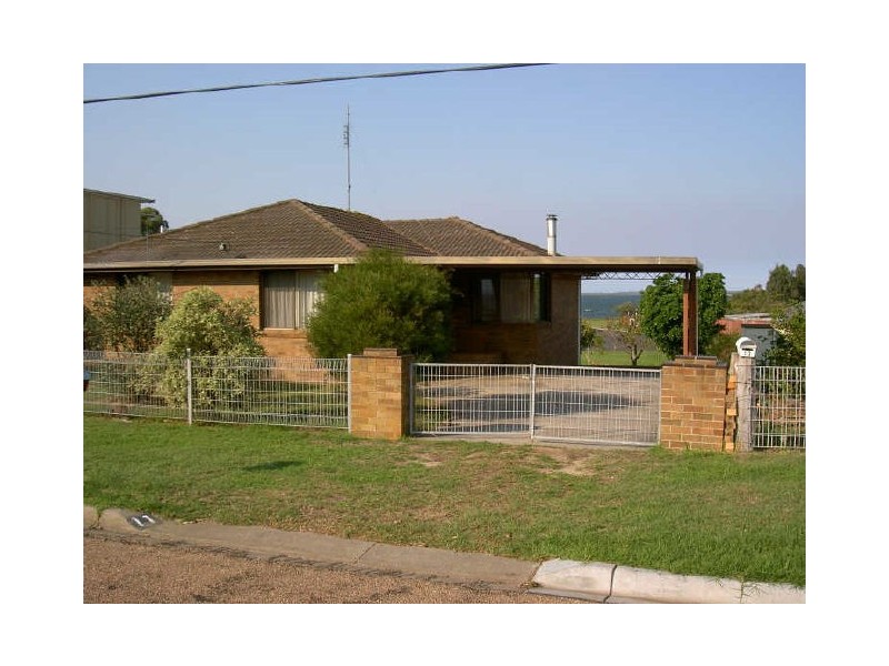 11 Bay Road, Eagle Point VIC 3878