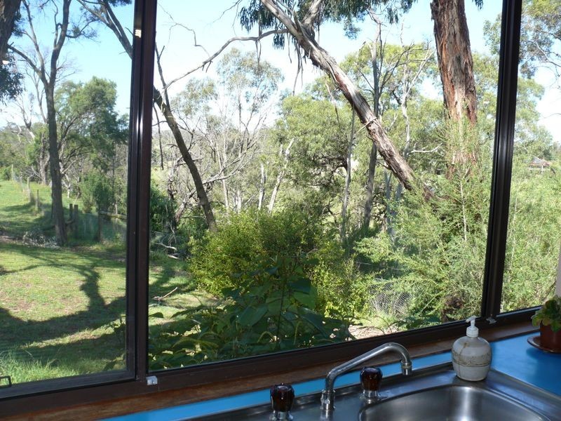 100 Mathiesons Road, Eagle Point VIC 3878