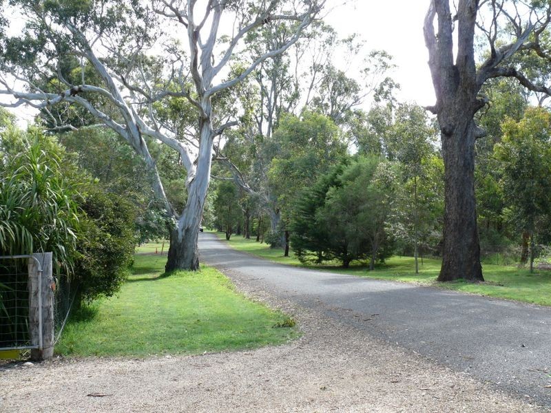 100 Mathiesons Road, Eagle Point VIC 3878