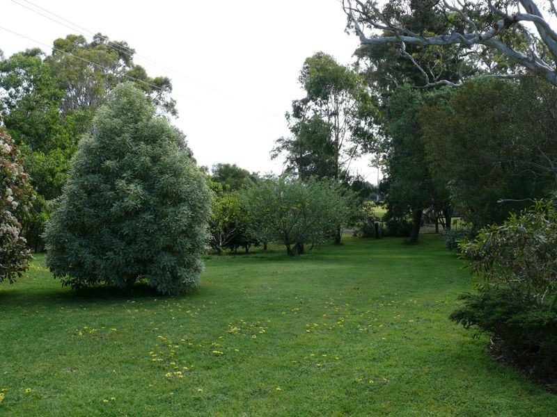 100 Mathiesons Road, Eagle Point VIC 3878