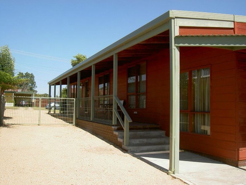 4 Bungaree Avenue, Paynesville VIC 3880