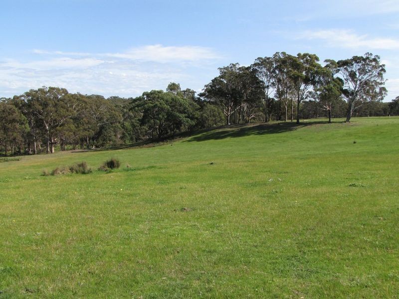 240 Lake Victoria Road, Eagle Point VIC 3878
